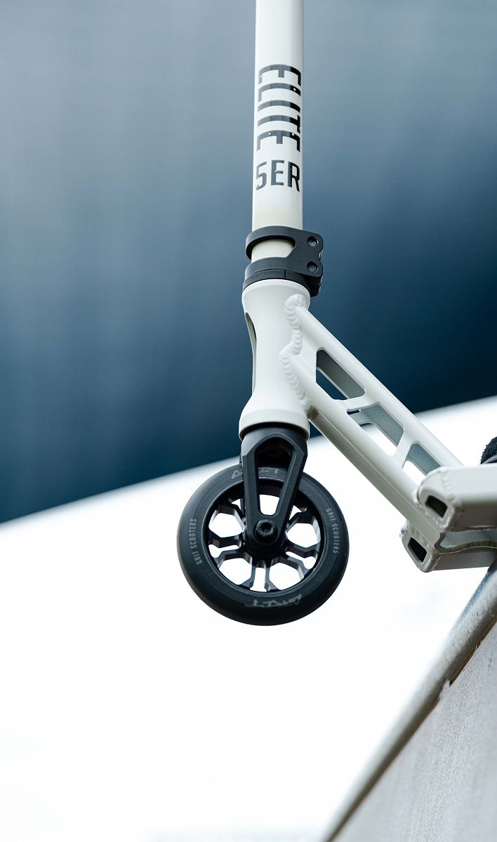 Grit Multispoke 110mm alloy core wheel on the Elite 5er