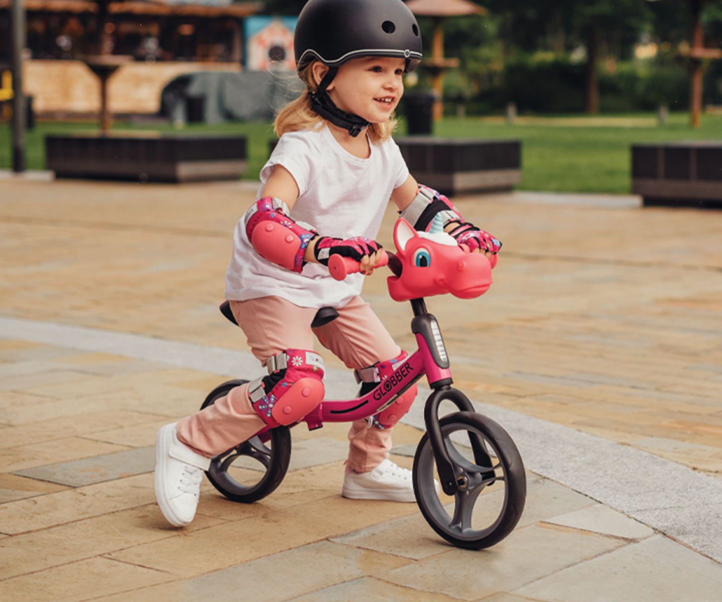 Helmets / Protective / Gloves